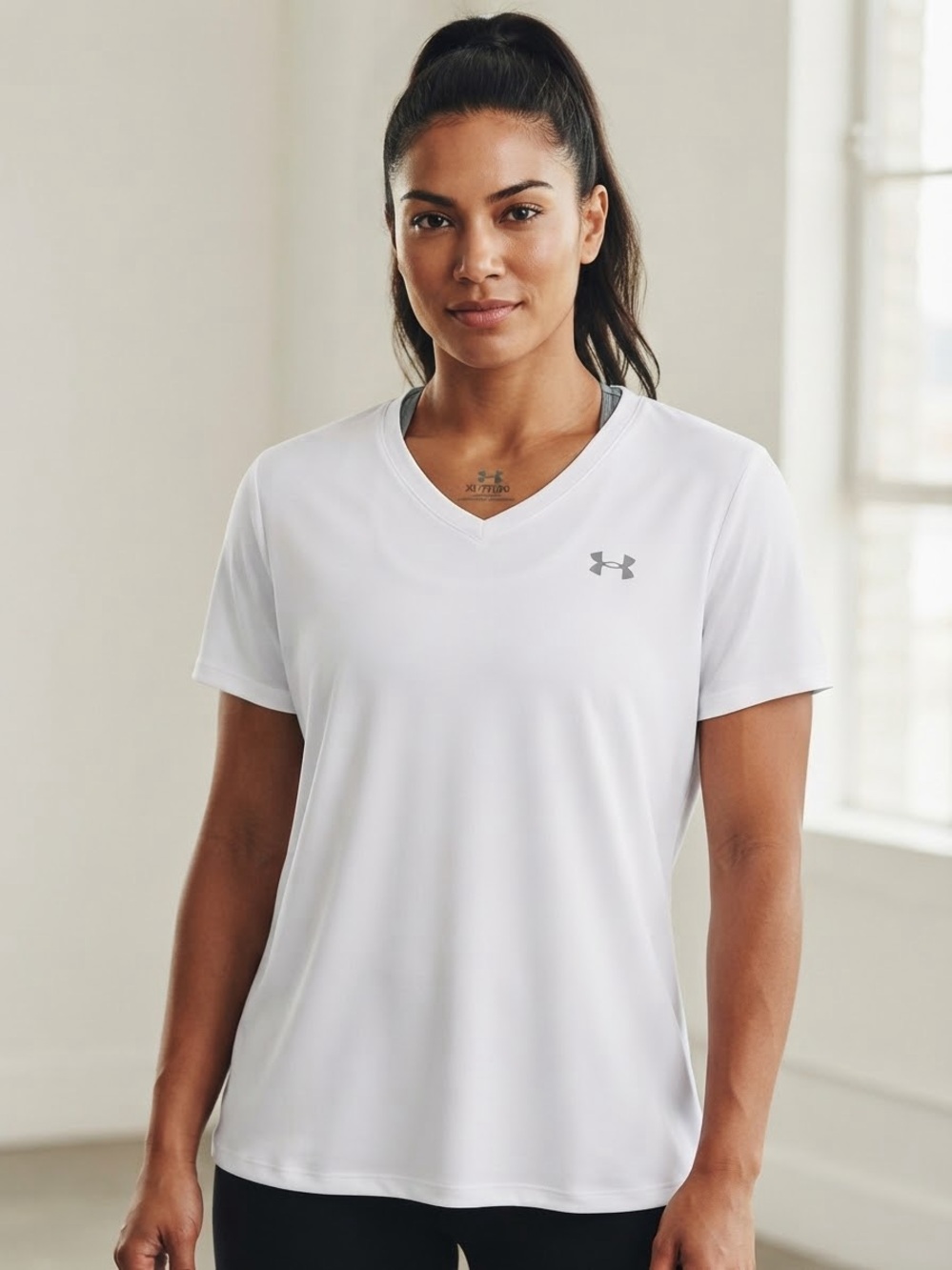 Under Armour HeatGear V-Neck Athletic T-Shirt XL